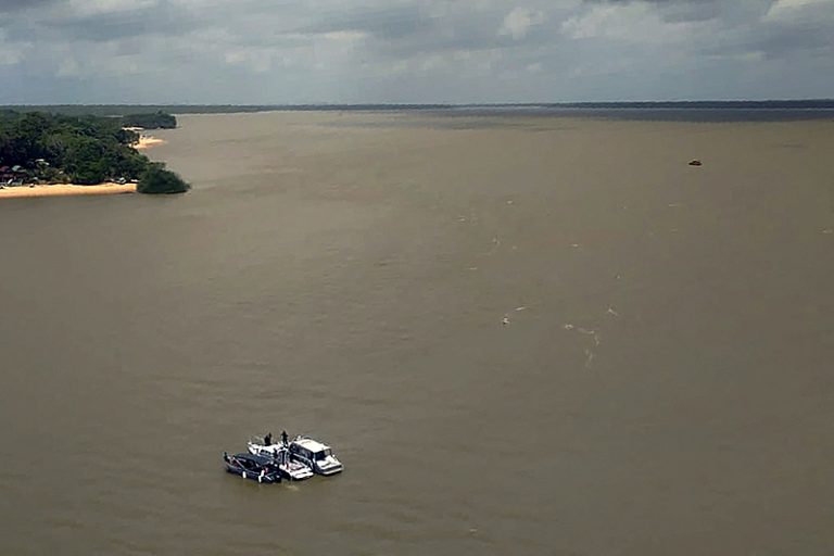 Ao menos 19 pessoas morrem em naufrágio de embarcação clandestina no Pará e as buscas seguem