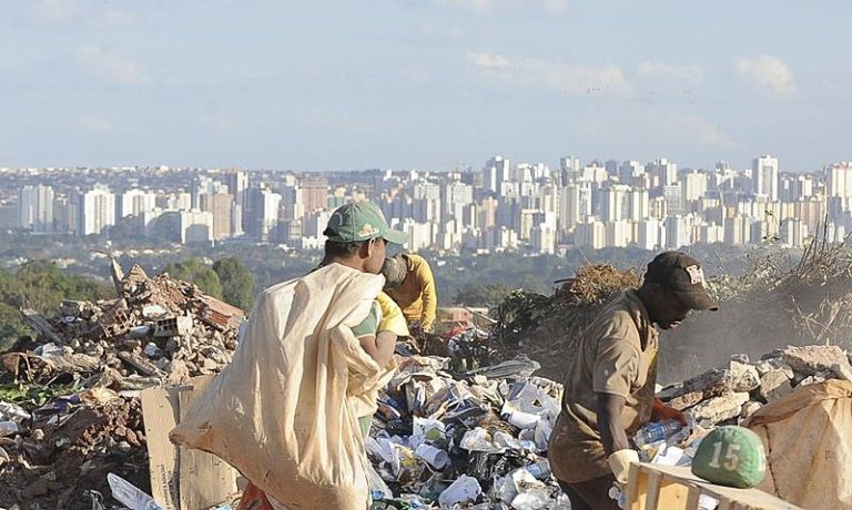 Resíduos sólidos: mais de uma década de política e um longo caminho a percorrer