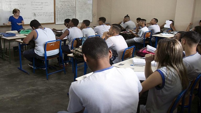 Aprovação automática de estudantes da rede estadual motiva ato do Sepe-RJ