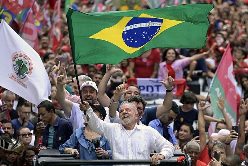 Lula em ato em Belo Horizonte (MG) nesta terça-feira (19)