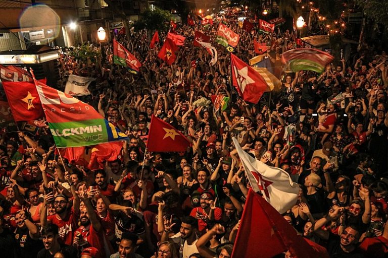 A esquerda radical deveria apoiar Lula desde o primeiro turno. Por quê?