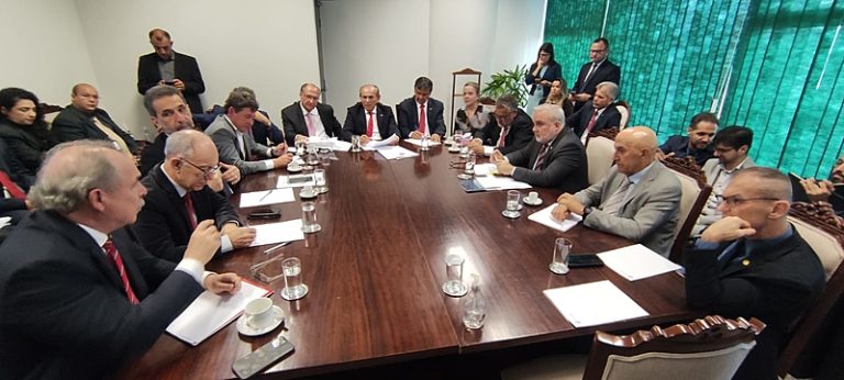 Auxílio Brasil, salário mínimo, Farmácia Popular: o que entra na PEC da Transição?