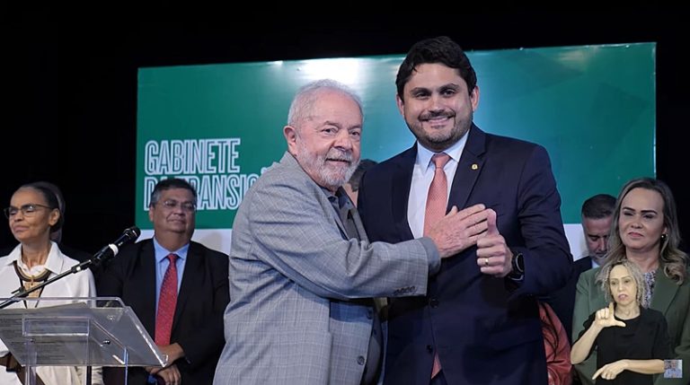 Nomeação de Juscelino Filho para o ministério das Comunicações é criticada por especialistas
