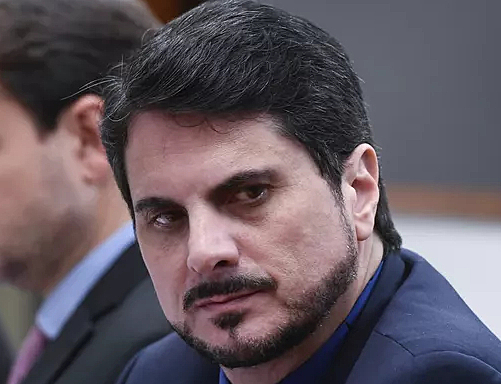 Marcos do Val muda versão e tenta tirar responsabilidade de Bolsonaro em trama golpista