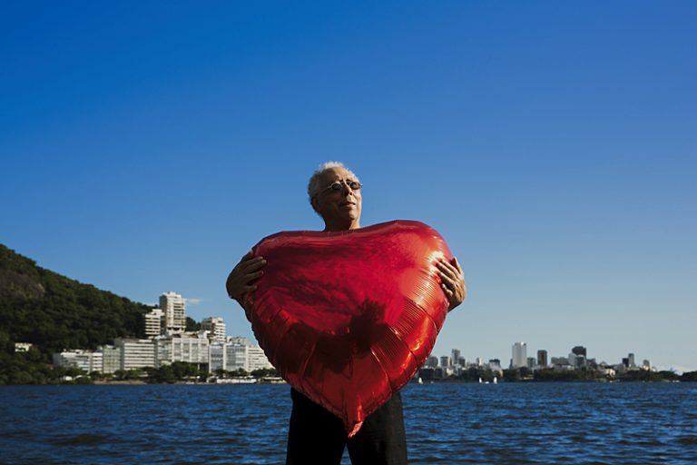 ‘Carta de amor e gesto político’: aos 80 anos, Jards Macalé lança álbum contra ‘4 anos de ódio’