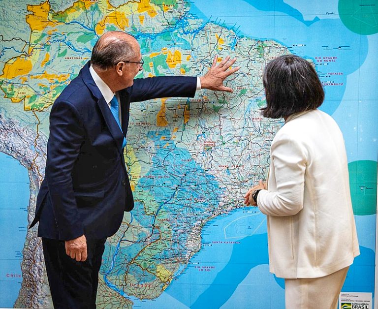 Na guerra tecnológica de China e EUA por semicondutores, quais as opções do Brasil?