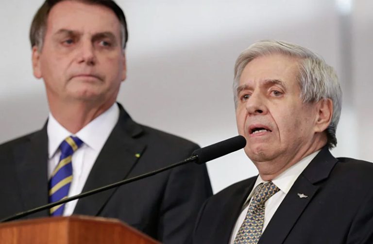 Relatório final da PF sobre tentativa de golpe indicia Bolsonaro, Braga Netto e general Heleno