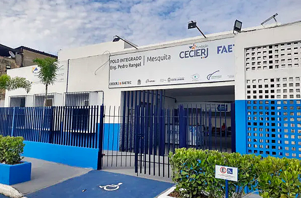 Tutores de educação à distância de fundação estadual pedem reajuste salarial