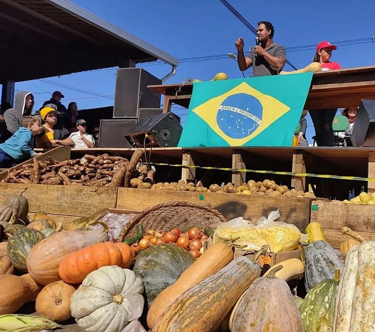 Comunidades do campo se unem pelo direito à terra no Complexo Zattar, em Pinhão (PR)