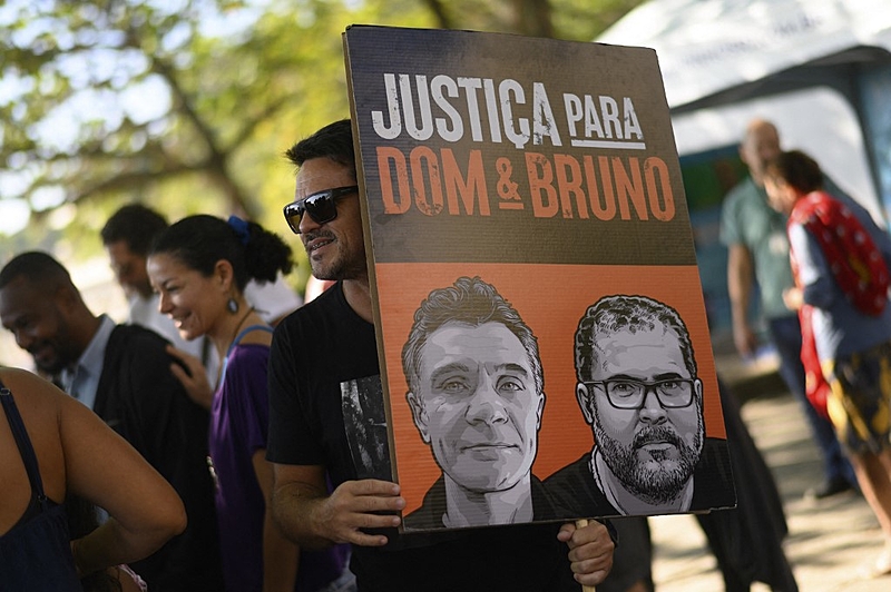 Ato em memória do indigenista Bruno Pereira e jornalista Dom Phillips aconteceu em várias cidades do país