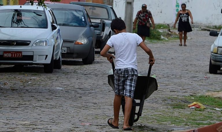 PEC do Trabalho Infantil é nova investida de Arthur Lira