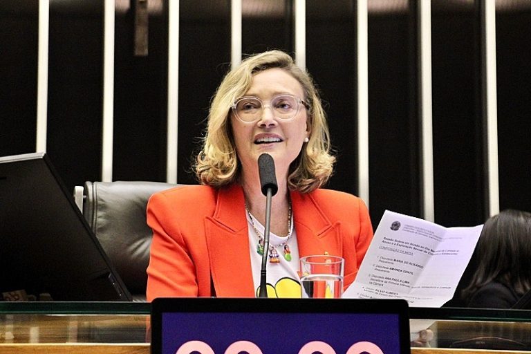 Maria do Rosário propõe projeto de lei para assegurar eleições diretas para diretores 