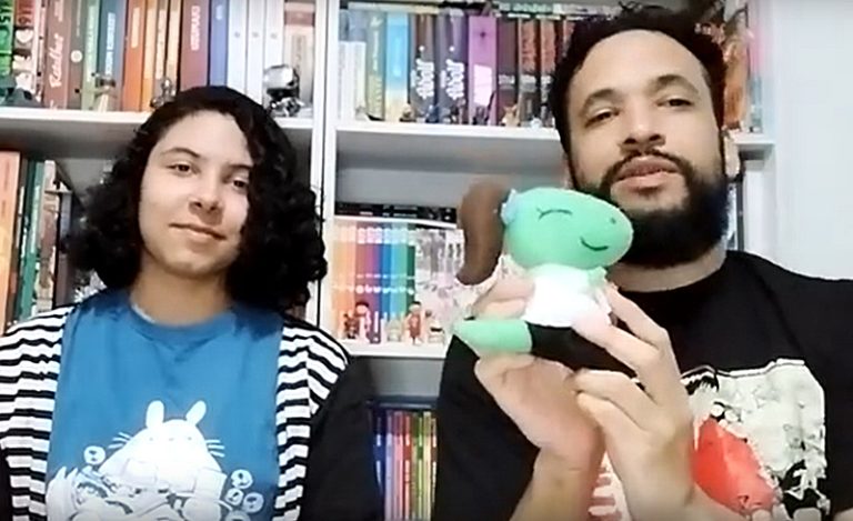 Pai e filha quadrinhistas preparam terceiro livro da série Tê Rex