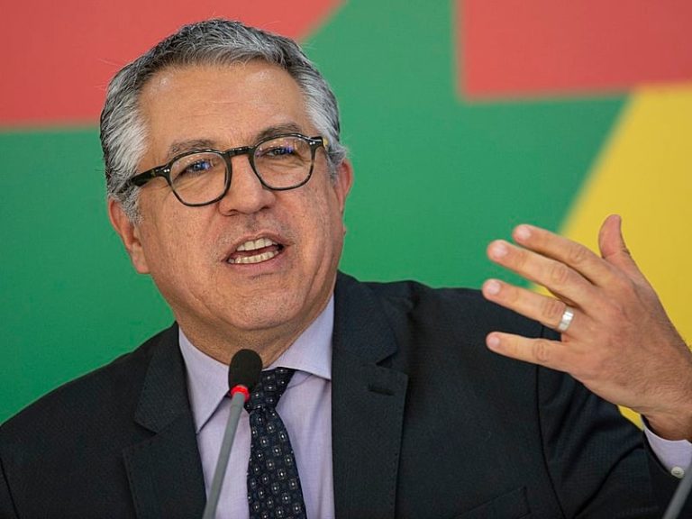 A Padilha, a tarefa de reforçar a atenção secundária