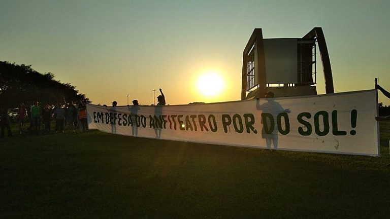 Ambientalistas e parlamentares fazem ato em defesa do Anfiteatro Pôr-do-Sol neste domingo (17)