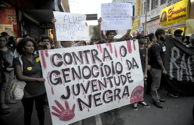 Violência matou mais de 15 mil jovens no Brasil em três anos