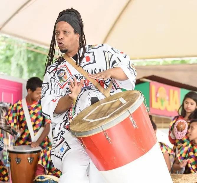 Workshop sobre cultura afro-gaúcha com foco no tambor de sopapo ocorre em Porto Alegre