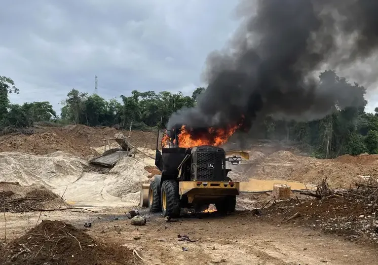 Em 2023, garimpo devastou 4 campos de futebol por dia nas terras Yanomami, Kayapó e Munduruku