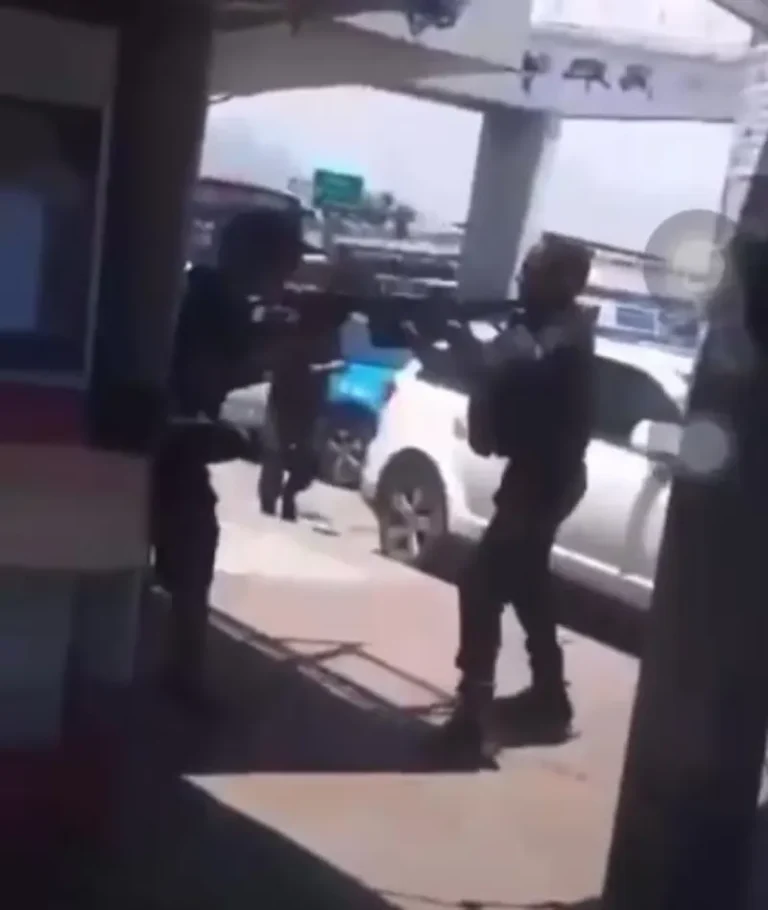 PM mata jovem com disparo de fuzil durante protesto contra operação na favela da Maré (RJ)