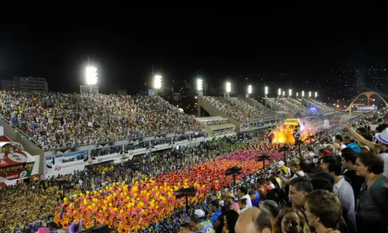 Carnaval Rio 2026: conheça os enredos que desfilam na Sapucaí