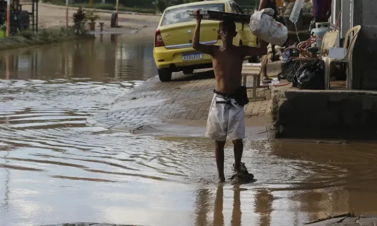 Como as cidades devem se preparar para lidar com as fortes chuvas e as ondas de calor?