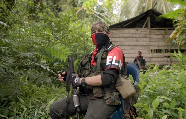 ELN anuncia trégua para festividades; Petro diz que 'fim da guerra é propósito para 2025'
