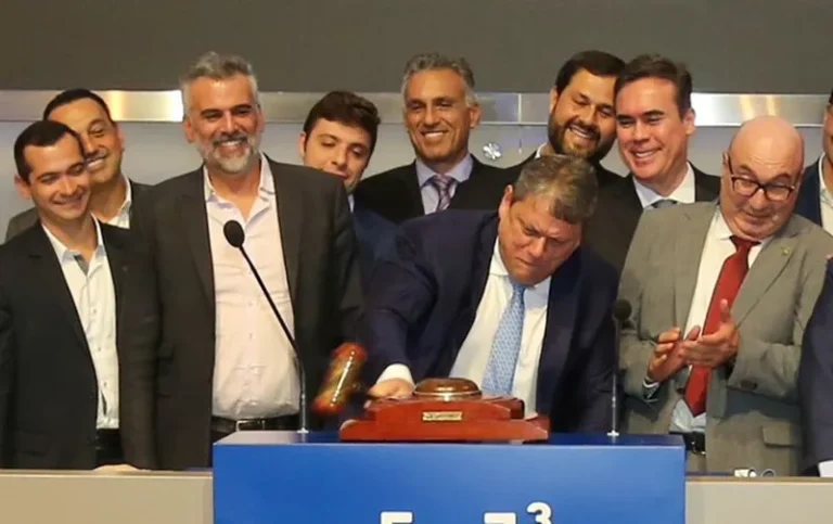 Com proposta única, Tarcísio privatiza linha 7 da CPTM e trem São Paulo-Campinas