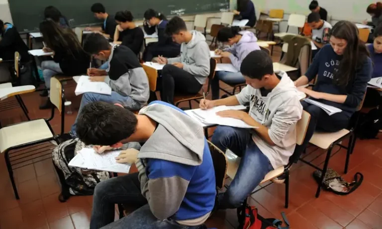 Ministro da Educação afirma que dinheiro do Pé-de-Meia será liberado ainda em fevereiro