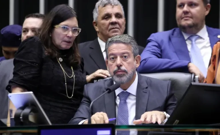 Saiba quem são os deputados que propuseram o PL da Gravidez Infantil  