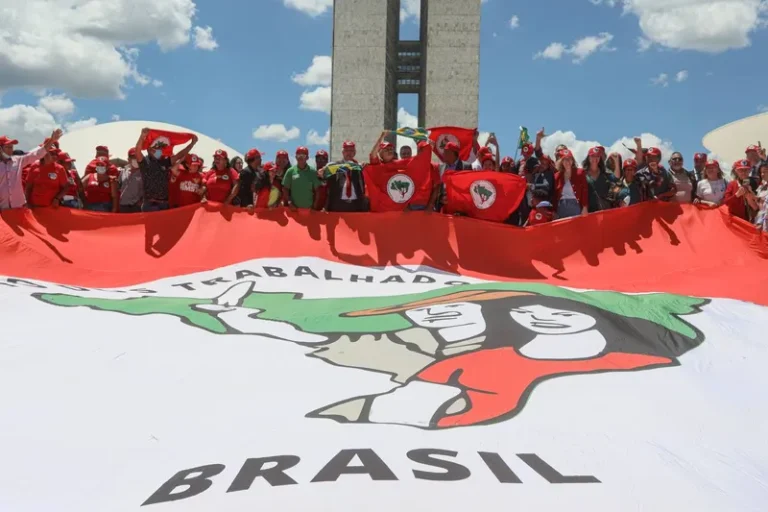 MST de Minas Gerais avalia programa Terra da Gente e promete lutar por sua efetivação