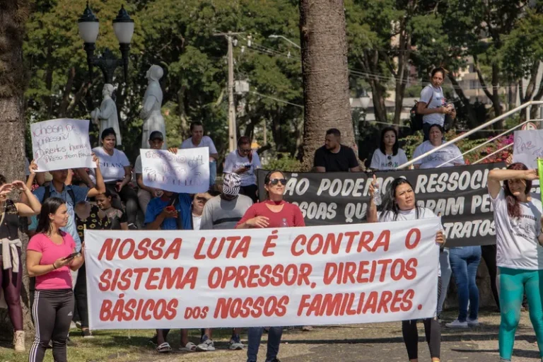 Familiares de pessoas encarceradas protestam por direitos básicos nas penitenciárias do Paraná