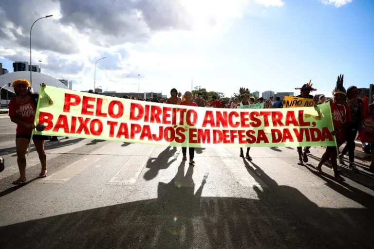 Indígenas organizam ato contra Ferrogrão e expansão da soja em Santarém (PA)