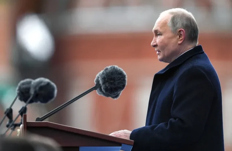 Dia da Vitória: Putin diz que Rússia 'fará tudo para evitar um confronto global' 