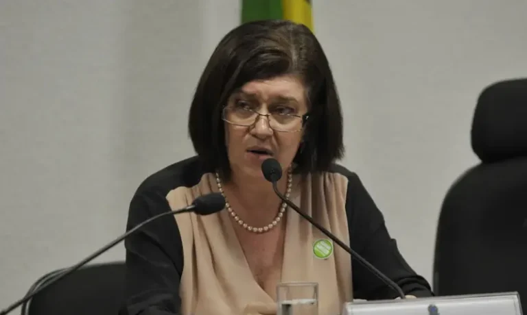 Conselho aprova, e Magda Chambriard toma posse na presidência da Petrobras