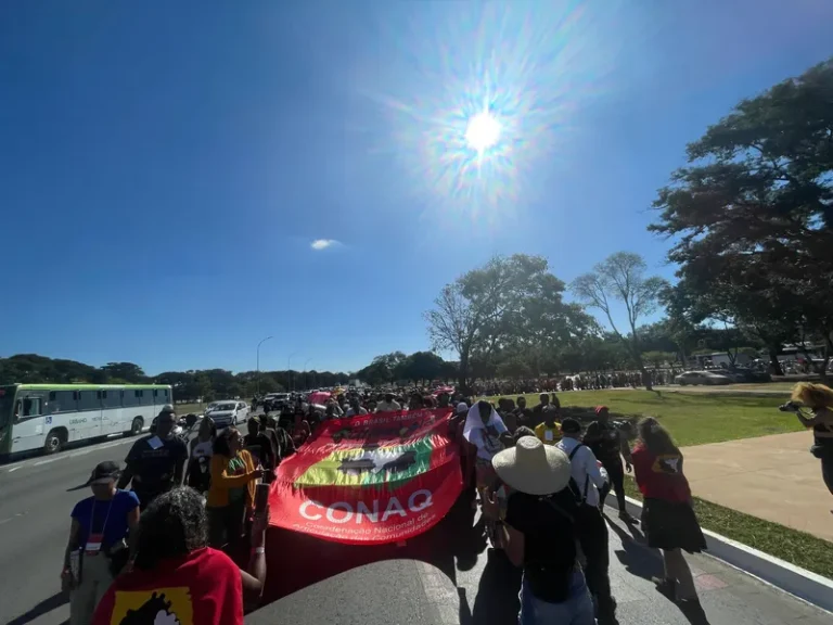 'Ancestralizando o futuro': quilombolas cobram titulação de terras no segundo Aquilombar no DF