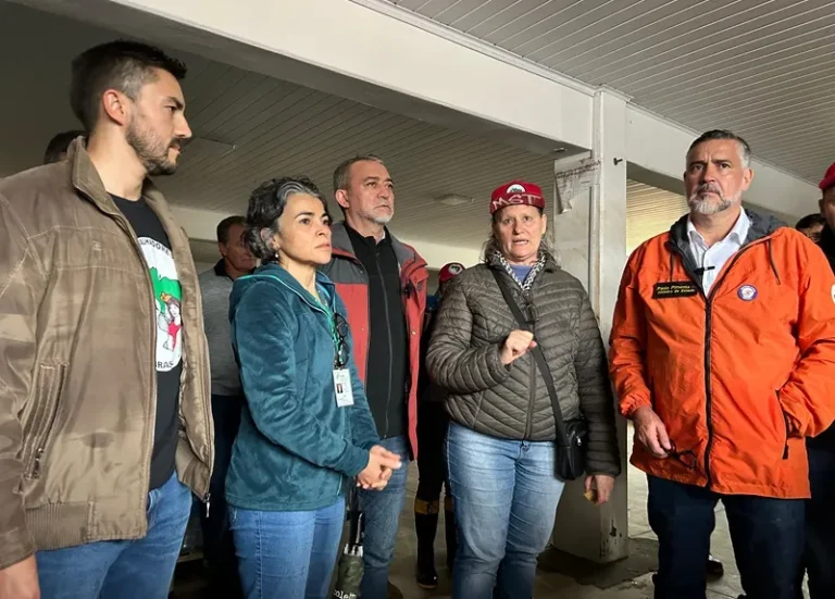 Assentados relatam sobre as perdas ao ministro Paulo Pimenta e Edegar Pretto em Eldorado do Sul