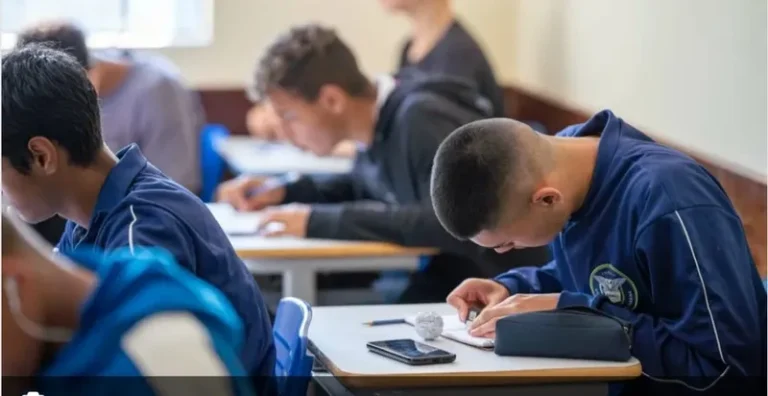 Seed impede novamente que jovens votem na consulta sobre ‘Parceiros da Escola’