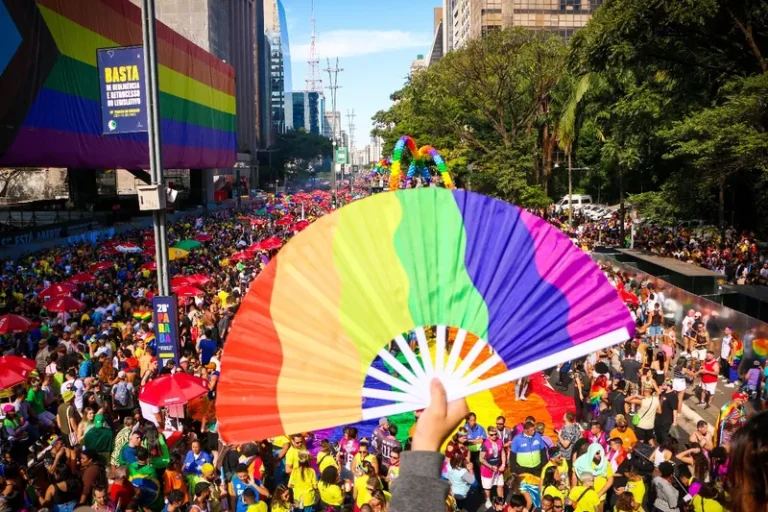 Dia do Orgulho LGBTQIA+: país tem longa história de luta por direitos