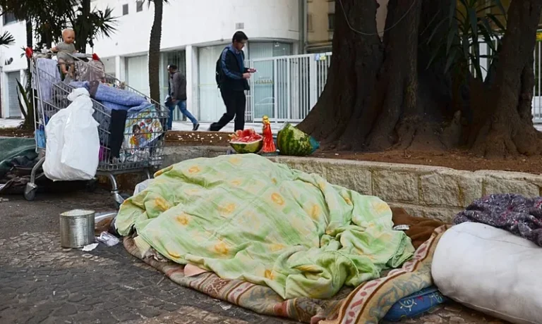'Tirar cobertor é dizer: morra', diz líder da população de rua sobre ações durante frio em SP