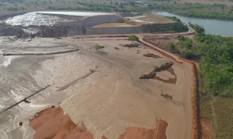Barragens e crise climática: uma combinação de alto risco 
