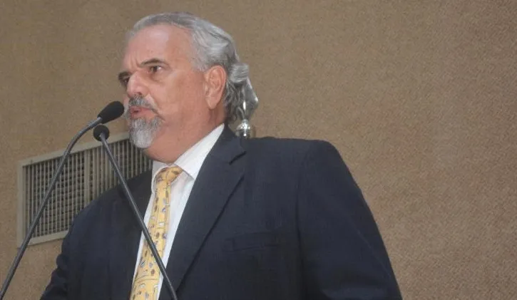 'Subsidiamos o envenenamento das nossas terras, das nossas águas', diz deputado Marcelino Galo
