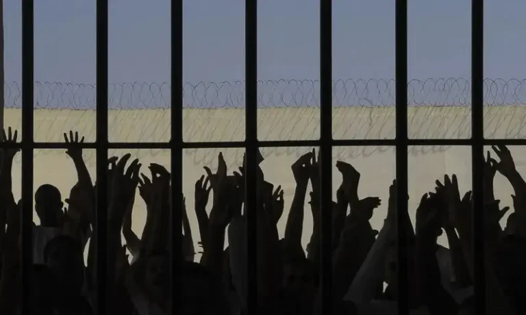 Quase 70% da população carcerária do Brasil é negra
