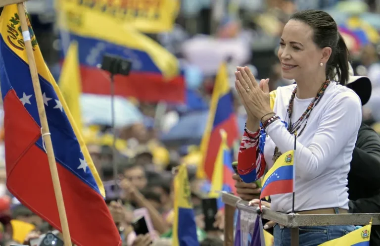 Quem é María Corina Machado, opositora por trás da campanha da direita na Venezuela