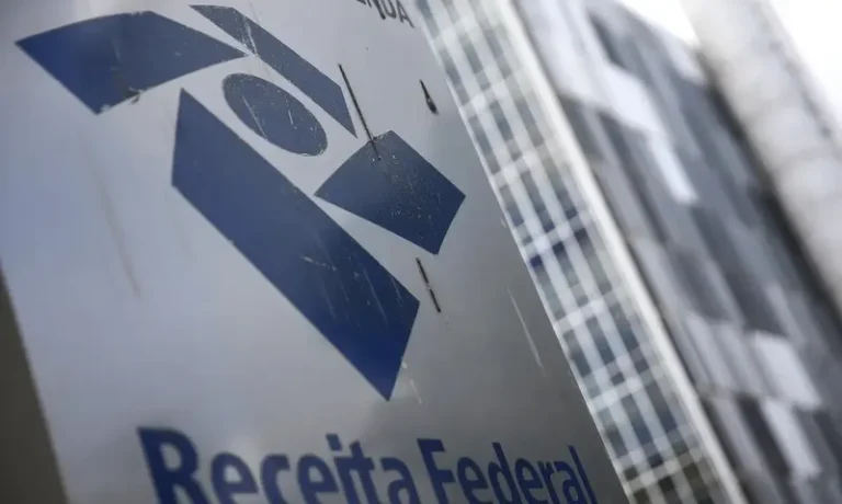 Receita voltará a exigir declaração de fintechs após operações da PF