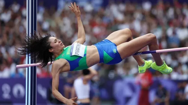 Crescida num assentamento do MST, Valdileia Martins, finalista no atletismo, emociona o Brasil 