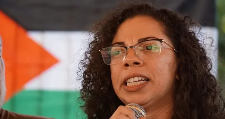 Comunicadora popular da Maré, Gizele Martins será premiada especial do Prêmio Vladmir Herzog 
