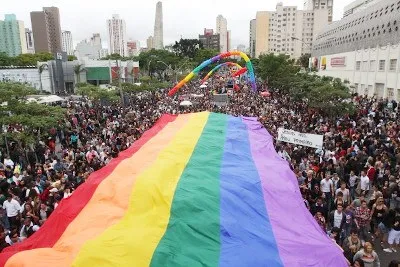Instagram, Facebook e X concentram maior parte de fake news e discurso de ódio contra LGBTQI+