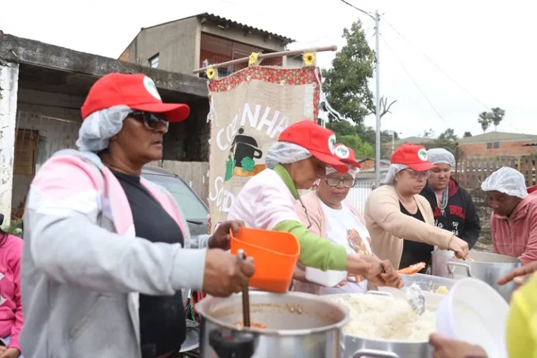 Assembleia Legislativa homenageia cozinhas solidárias que atuaram nas enchentes