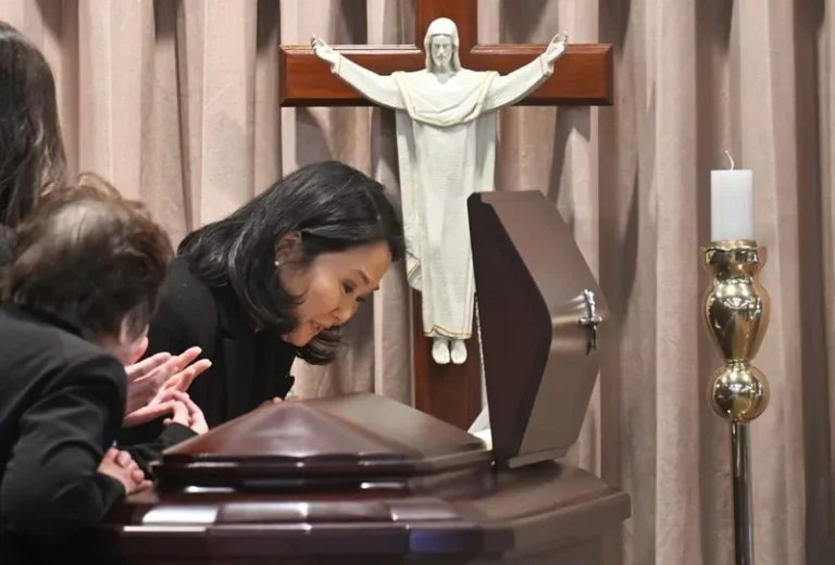 'Fujimori está morto, mas precisamos seguir combatendo suas ideias', diz educador peruano