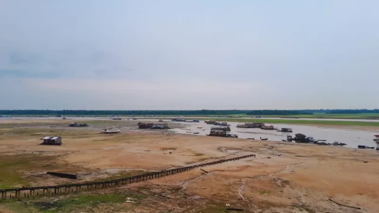 Amazônia: 1,5 mil comunidades estão isoladas na região do médio Solimões por causa da seca